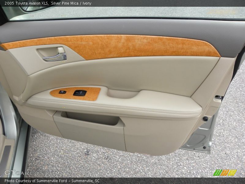 Silver Pine Mica / Ivory 2005 Toyota Avalon XLS