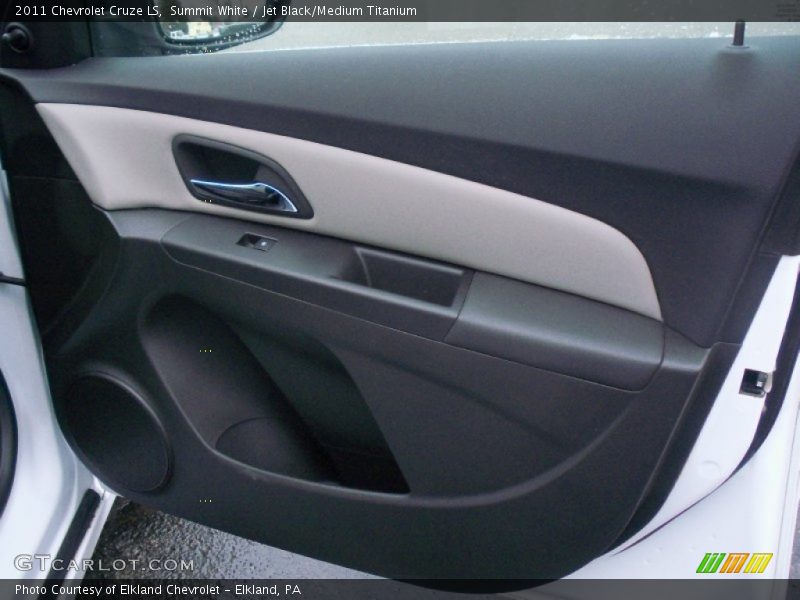 Summit White / Jet Black/Medium Titanium 2011 Chevrolet Cruze LS
