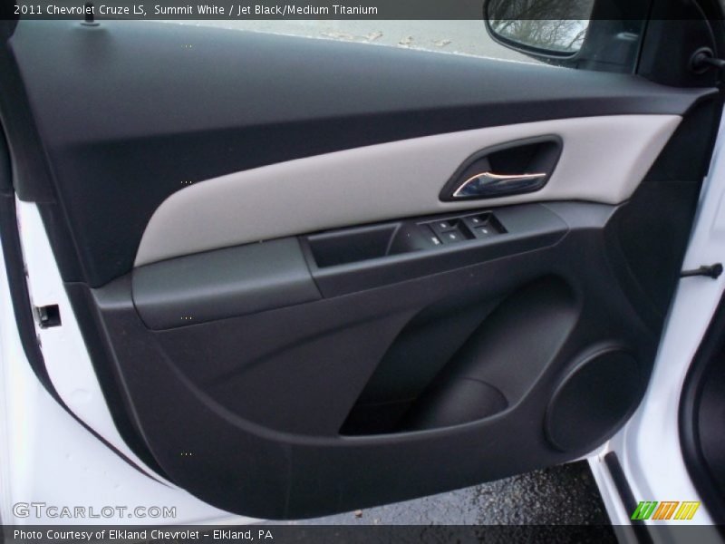 Summit White / Jet Black/Medium Titanium 2011 Chevrolet Cruze LS