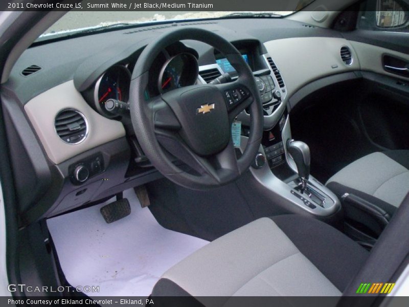 Summit White / Jet Black/Medium Titanium 2011 Chevrolet Cruze LS
