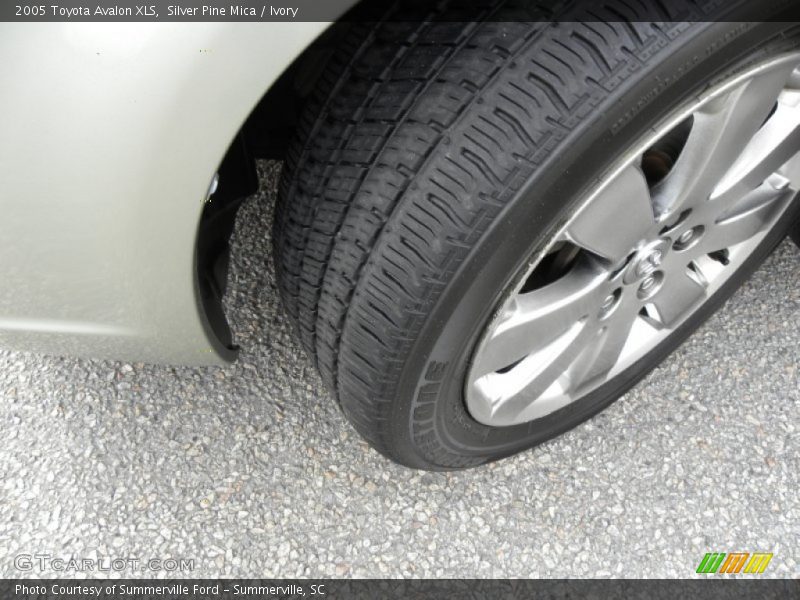 Silver Pine Mica / Ivory 2005 Toyota Avalon XLS