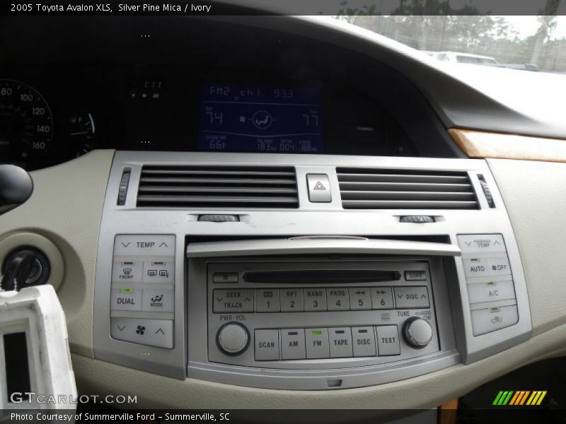 Silver Pine Mica / Ivory 2005 Toyota Avalon XLS