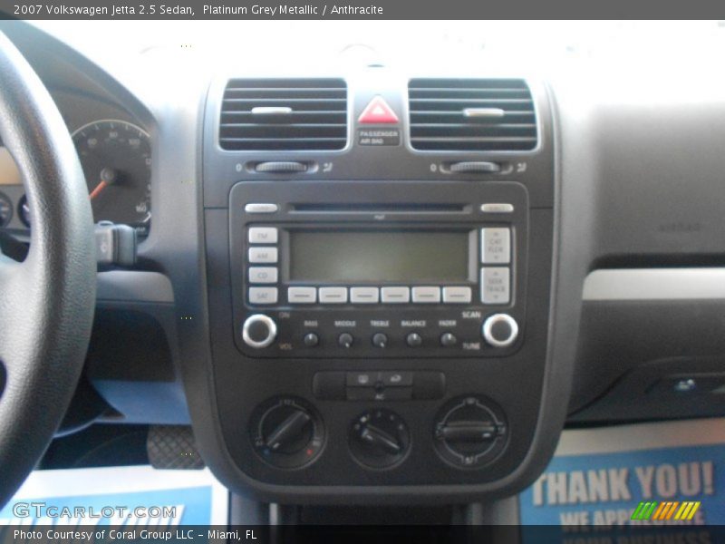 Platinum Grey Metallic / Anthracite 2007 Volkswagen Jetta 2.5 Sedan