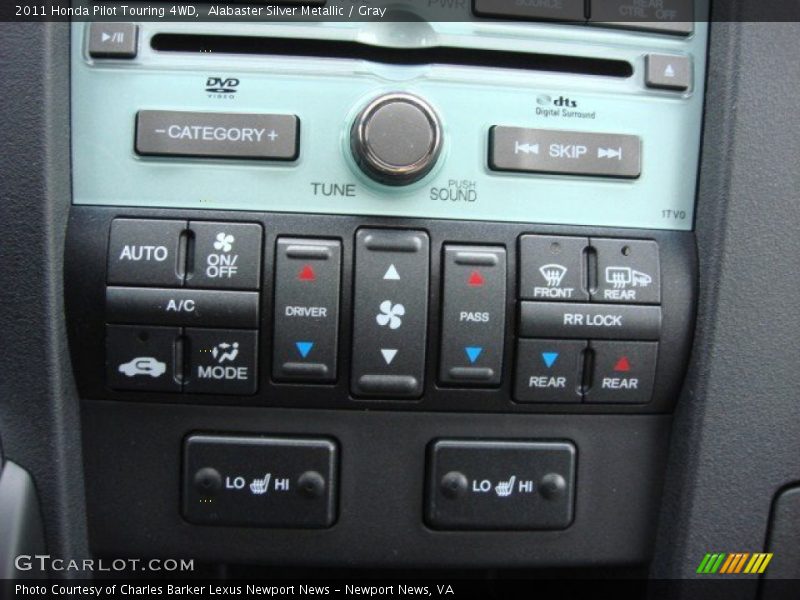 Controls of 2011 Pilot Touring 4WD