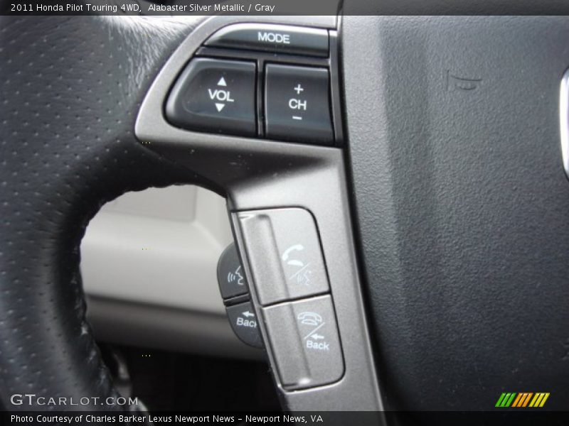 Controls of 2011 Pilot Touring 4WD
