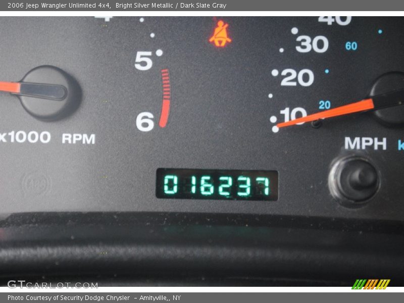 Bright Silver Metallic / Dark Slate Gray 2006 Jeep Wrangler Unlimited 4x4