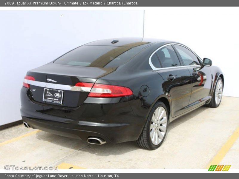 Ultimate Black Metallic / Charcoal/Charcoal 2009 Jaguar XF Premium Luxury