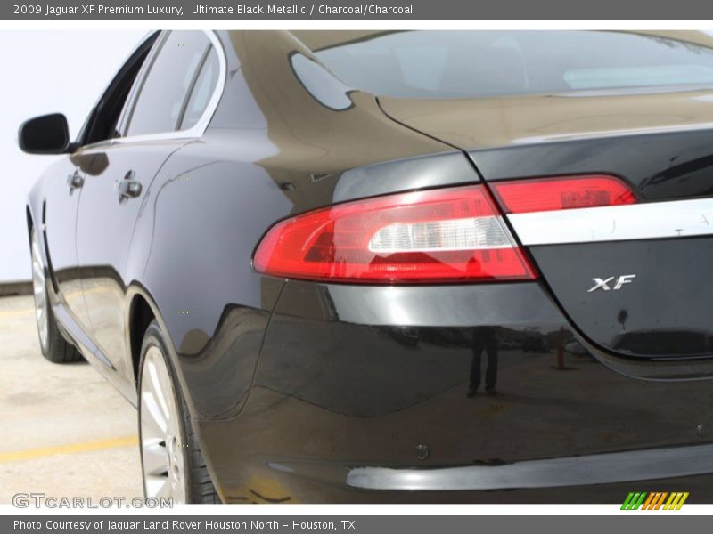 Ultimate Black Metallic / Charcoal/Charcoal 2009 Jaguar XF Premium Luxury