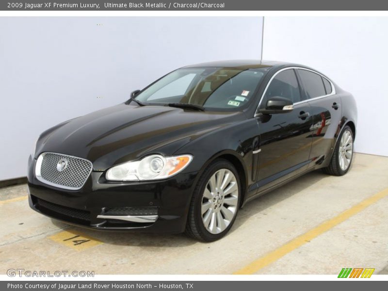 Front 3/4 View of 2009 XF Premium Luxury