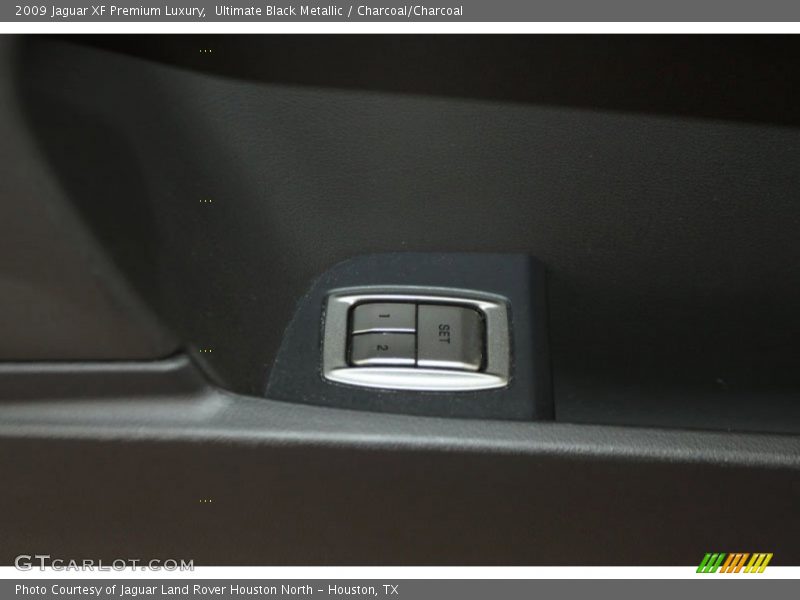 Ultimate Black Metallic / Charcoal/Charcoal 2009 Jaguar XF Premium Luxury