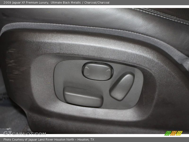 Ultimate Black Metallic / Charcoal/Charcoal 2009 Jaguar XF Premium Luxury