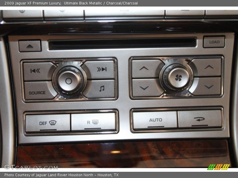 Controls of 2009 XF Premium Luxury