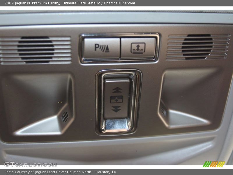 Ultimate Black Metallic / Charcoal/Charcoal 2009 Jaguar XF Premium Luxury