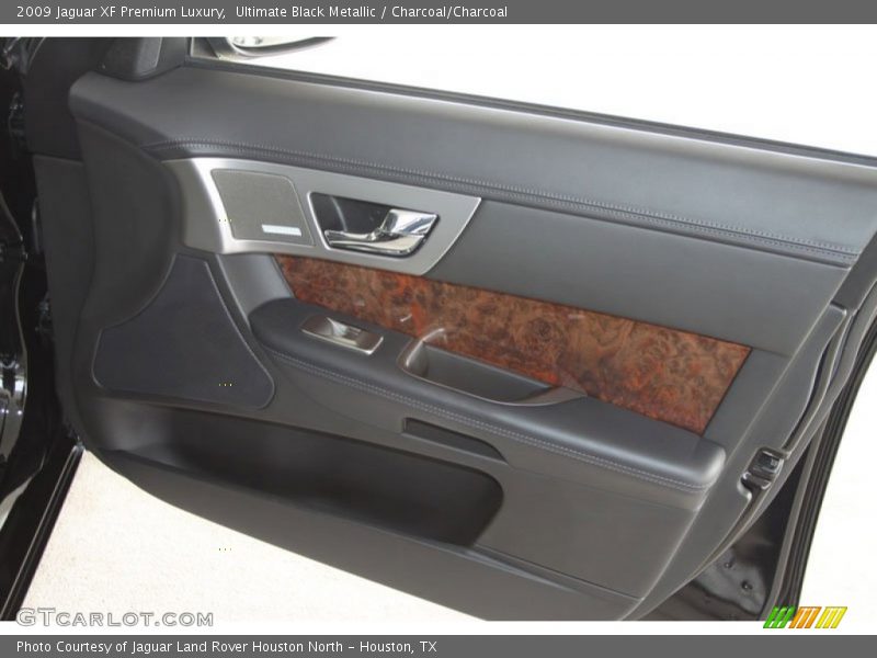 Ultimate Black Metallic / Charcoal/Charcoal 2009 Jaguar XF Premium Luxury