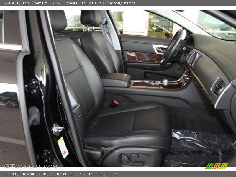 Ultimate Black Metallic / Charcoal/Charcoal 2009 Jaguar XF Premium Luxury