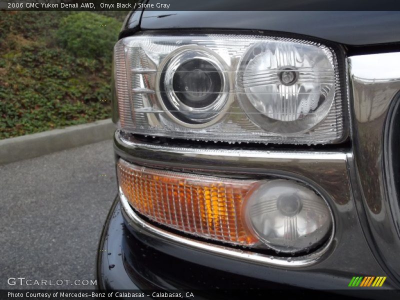 Onyx Black / Stone Gray 2006 GMC Yukon Denali AWD