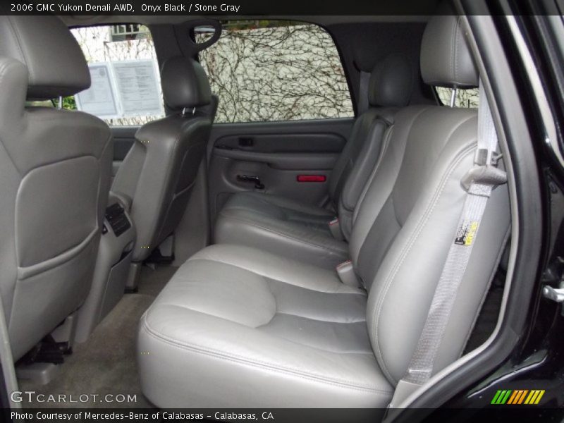 Onyx Black / Stone Gray 2006 GMC Yukon Denali AWD