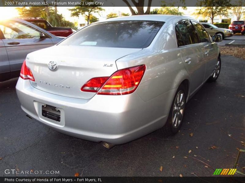 Titanium Metallic / Light Gray 2007 Toyota Avalon XLS