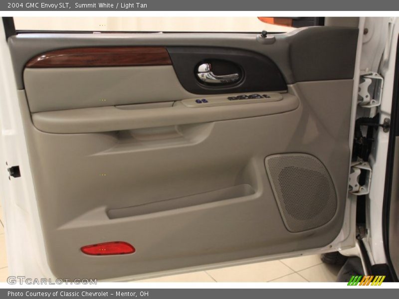 Summit White / Light Tan 2004 GMC Envoy SLT