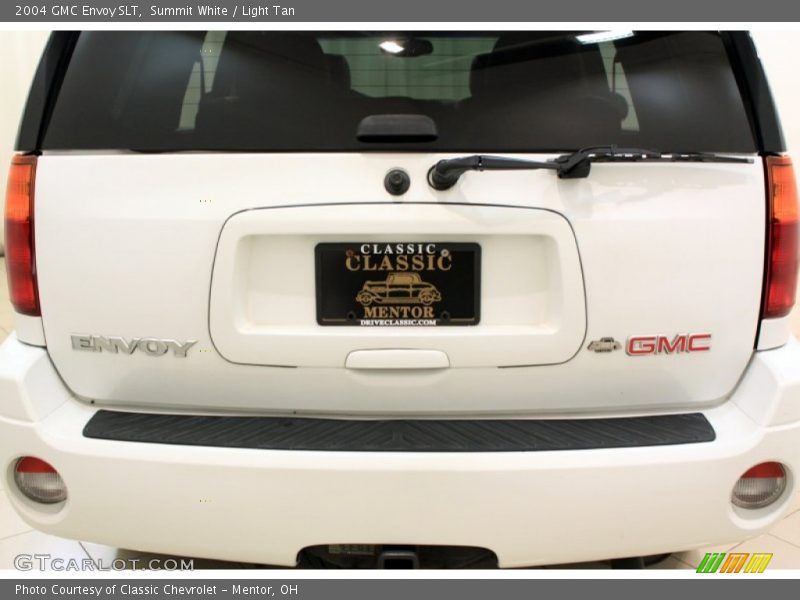 Summit White / Light Tan 2004 GMC Envoy SLT