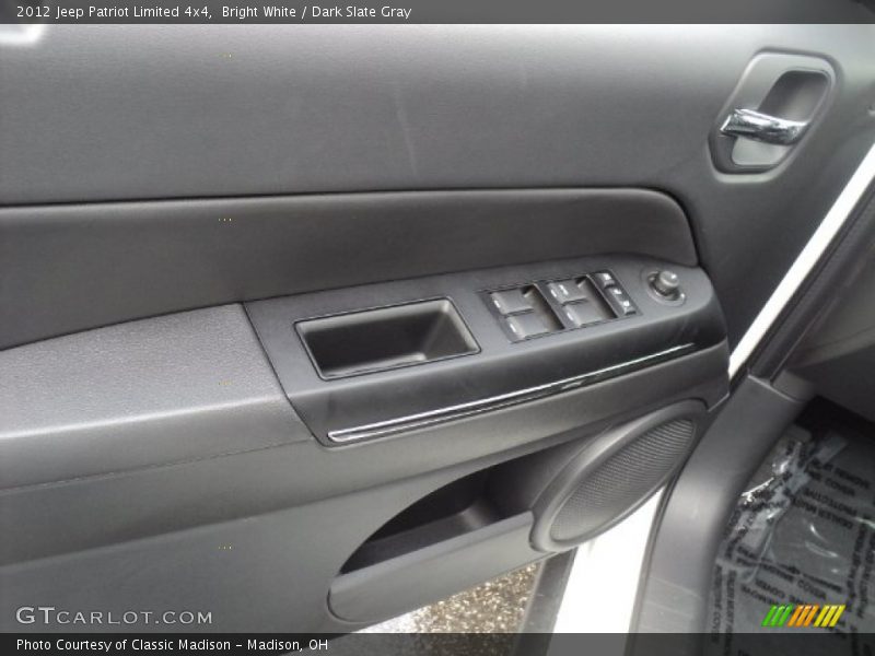 Bright White / Dark Slate Gray 2012 Jeep Patriot Limited 4x4