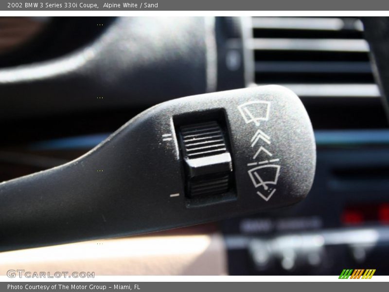 Alpine White / Sand 2002 BMW 3 Series 330i Coupe