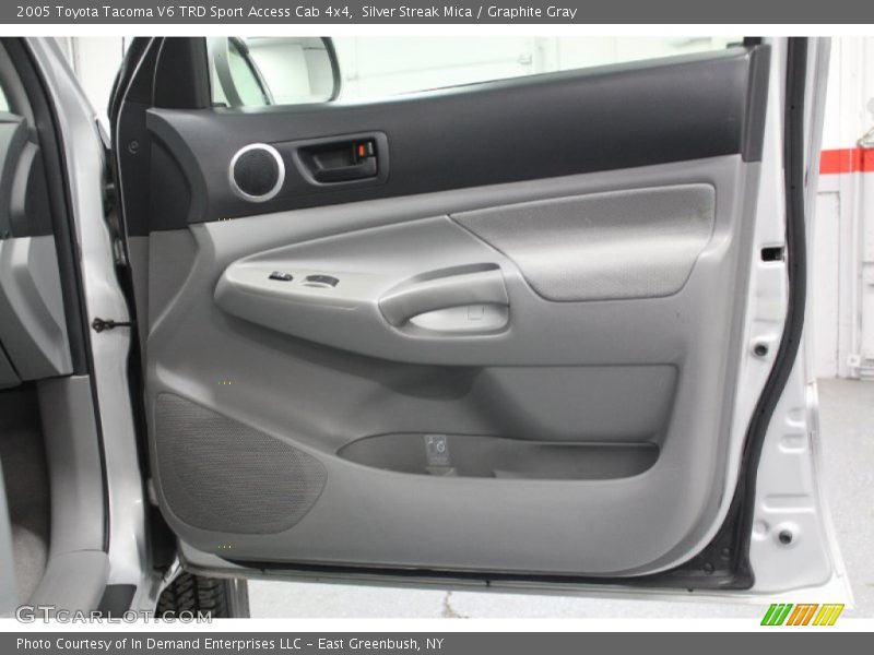 Silver Streak Mica / Graphite Gray 2005 Toyota Tacoma V6 TRD Sport Access Cab 4x4