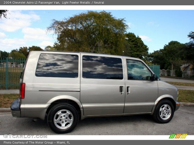 Light Pewter Metallic / Neutral 2004 Chevrolet Astro LS Passenger Van