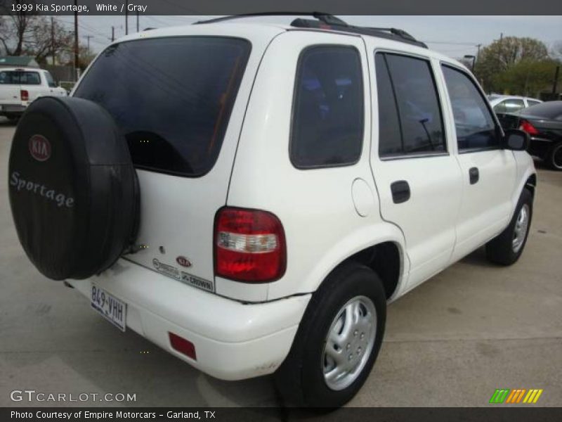 White / Gray 1999 Kia Sportage