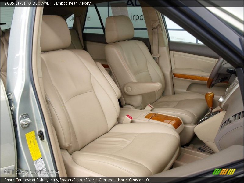 Front Seat of 2005 RX 330 AWD