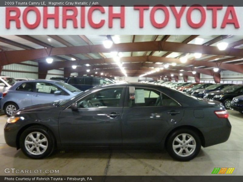 Magnetic Gray Metallic / Ash 2009 Toyota Camry LE