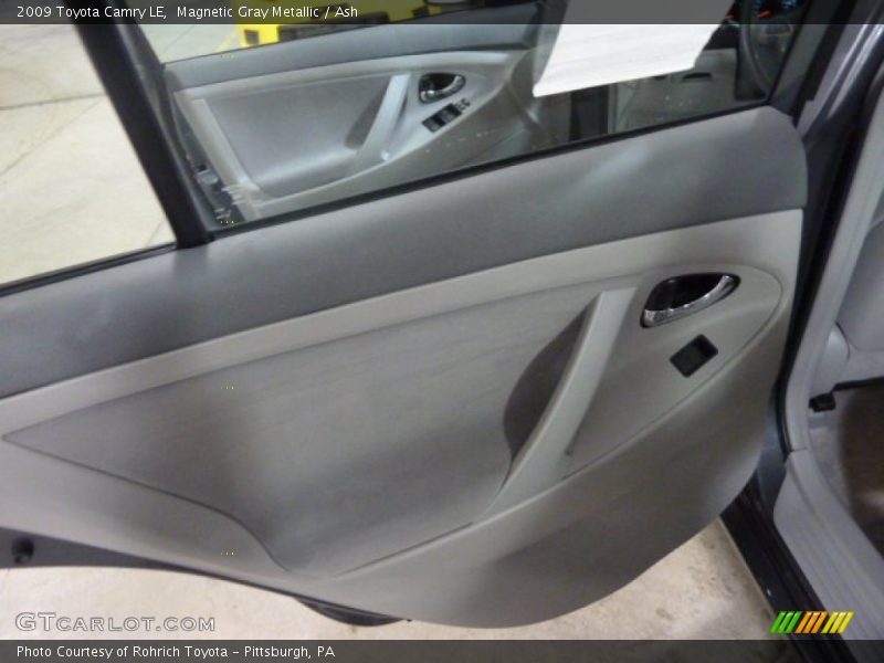 Magnetic Gray Metallic / Ash 2009 Toyota Camry LE