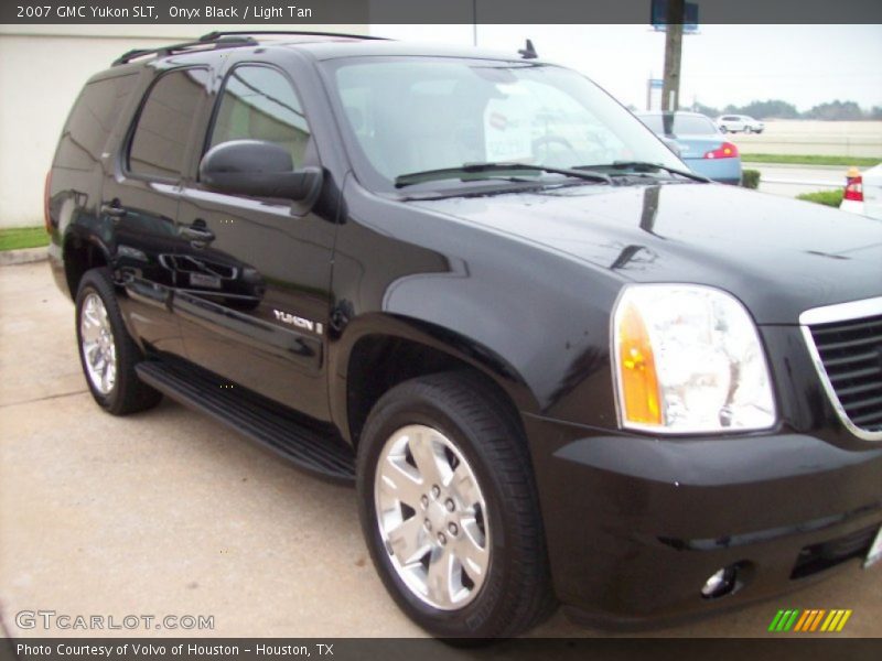 Onyx Black / Light Tan 2007 GMC Yukon SLT