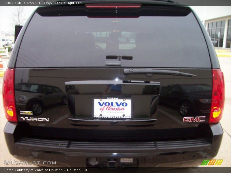Onyx Black / Light Tan 2007 GMC Yukon SLT