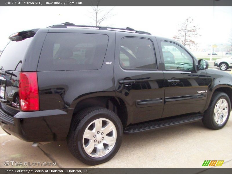 Onyx Black / Light Tan 2007 GMC Yukon SLT