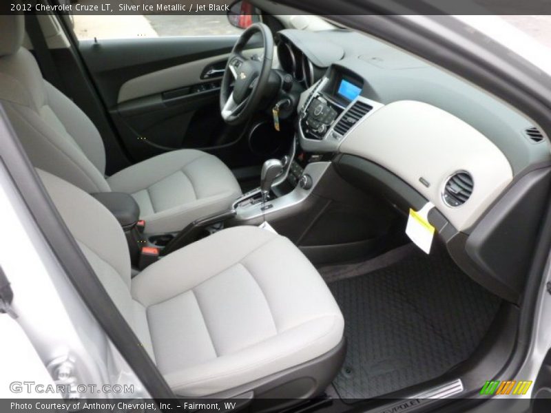 Silver Ice Metallic / Jet Black 2012 Chevrolet Cruze LT