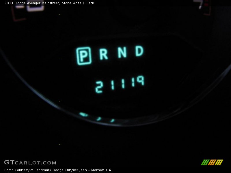 Stone White / Black 2011 Dodge Avenger Mainstreet