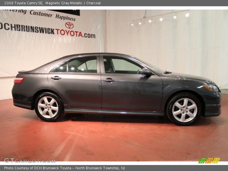 Magnetic Gray Metallic / Charcoal 2009 Toyota Camry SE