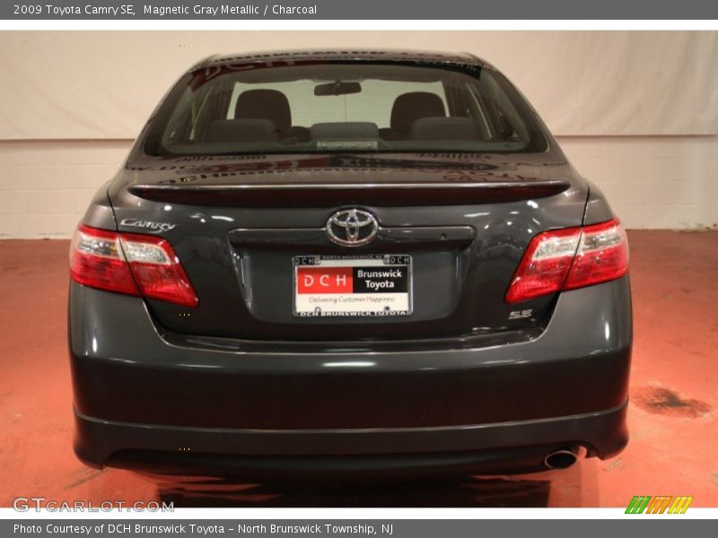 Magnetic Gray Metallic / Charcoal 2009 Toyota Camry SE