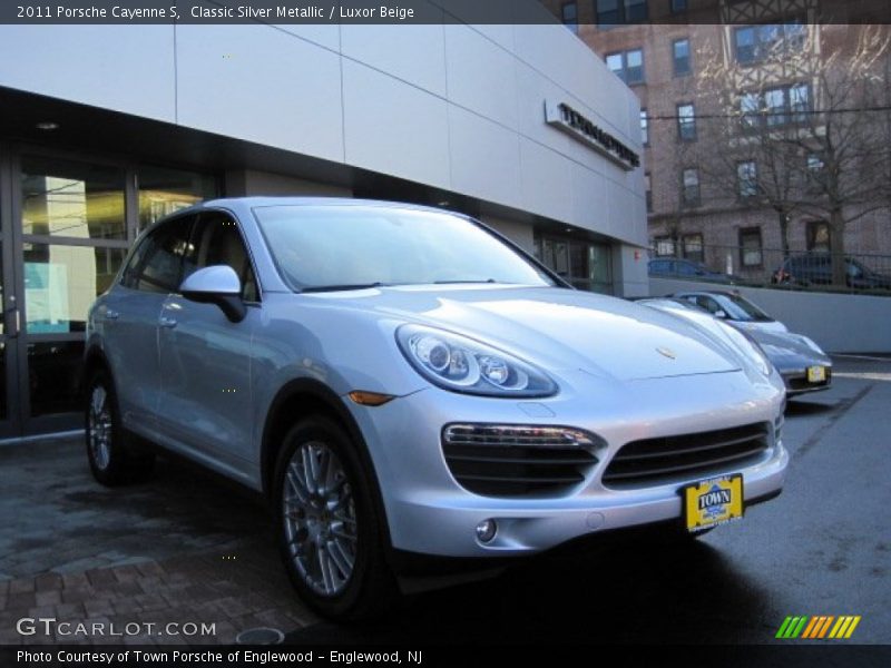 Classic Silver Metallic / Luxor Beige 2011 Porsche Cayenne S