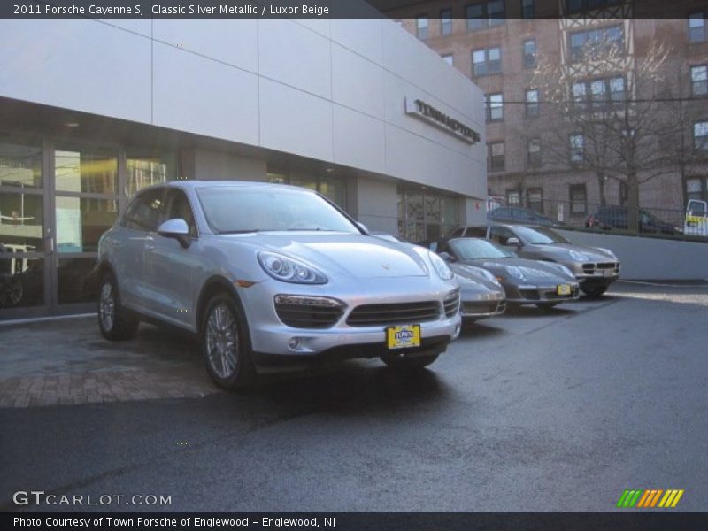 Classic Silver Metallic / Luxor Beige 2011 Porsche Cayenne S