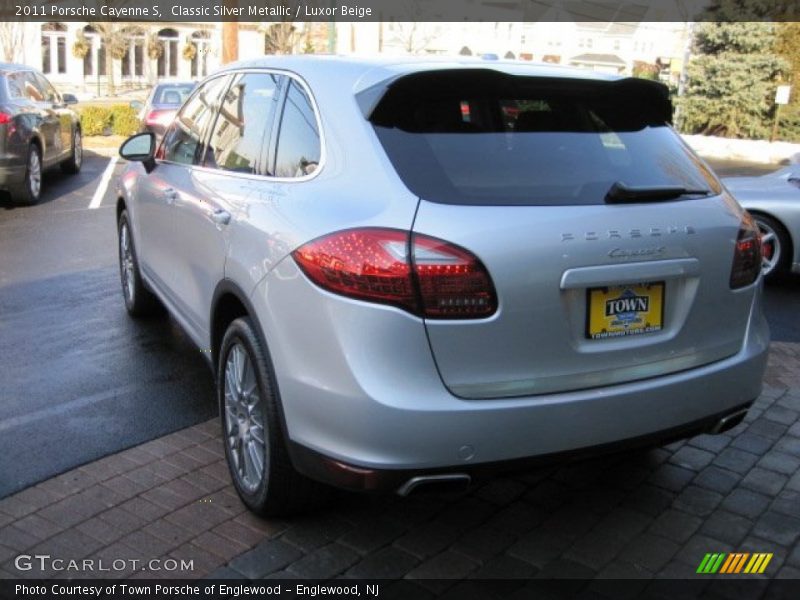 Classic Silver Metallic / Luxor Beige 2011 Porsche Cayenne S