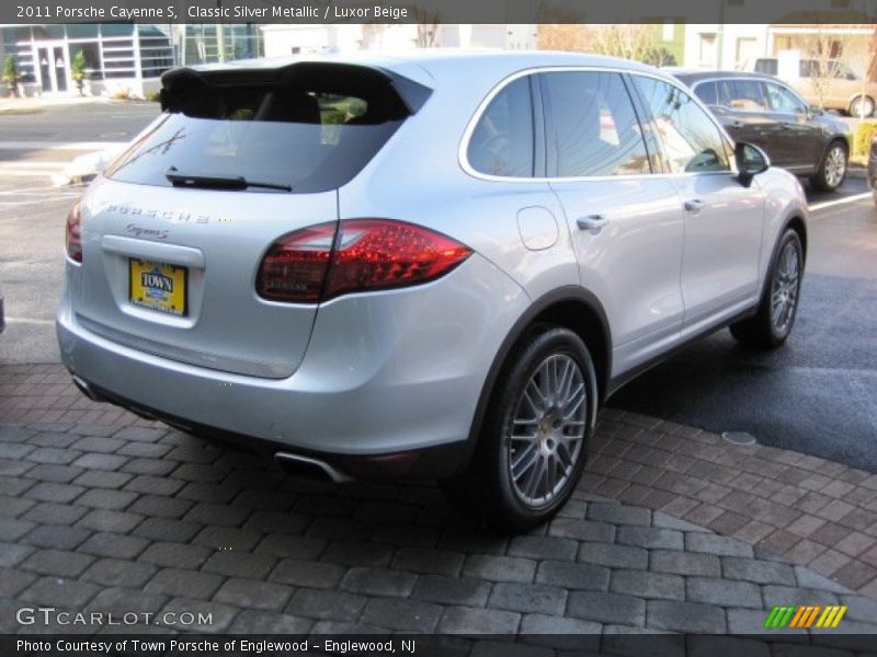 Classic Silver Metallic / Luxor Beige 2011 Porsche Cayenne S