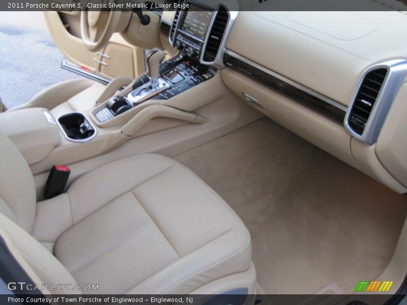 Classic Silver Metallic / Luxor Beige 2011 Porsche Cayenne S
