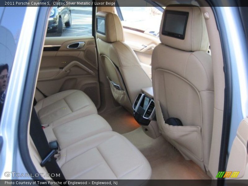 Classic Silver Metallic / Luxor Beige 2011 Porsche Cayenne S