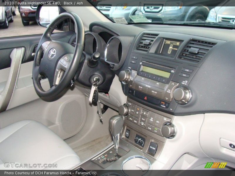 Black / Ash 2010 Toyota Highlander SE 4WD