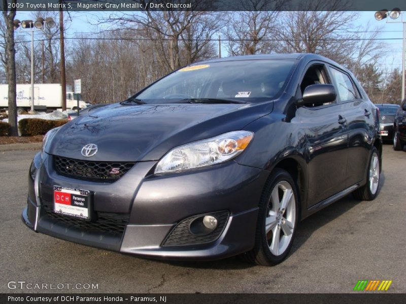 Magnetic Gray Metallic / Dark Charcoal 2009 Toyota Matrix S