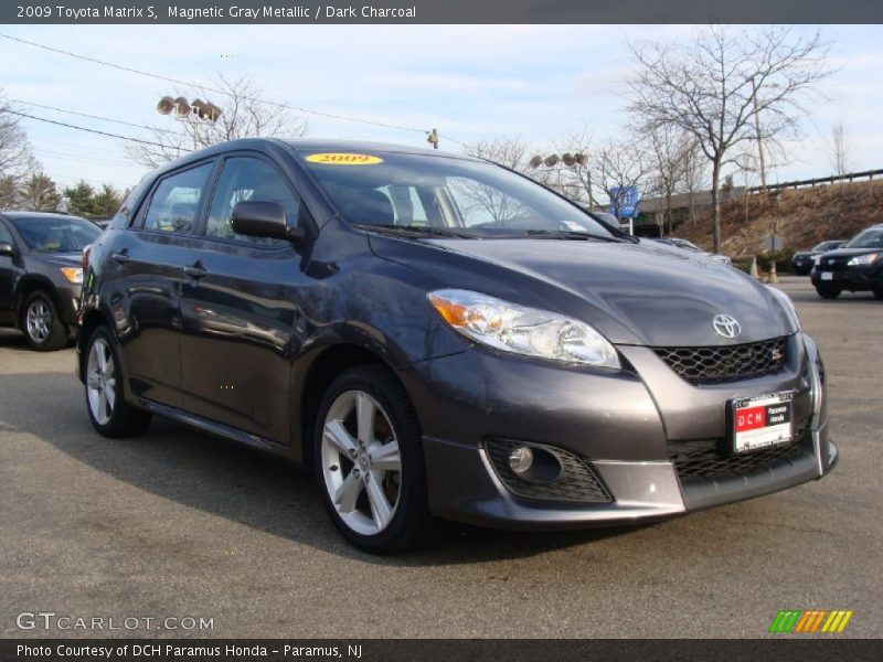 Magnetic Gray Metallic / Dark Charcoal 2009 Toyota Matrix S