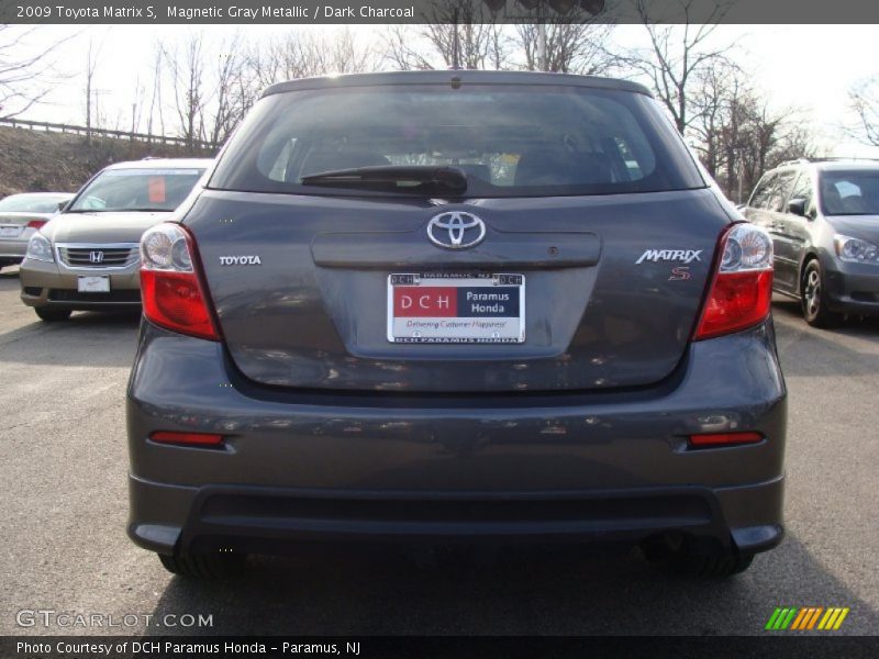 Magnetic Gray Metallic / Dark Charcoal 2009 Toyota Matrix S