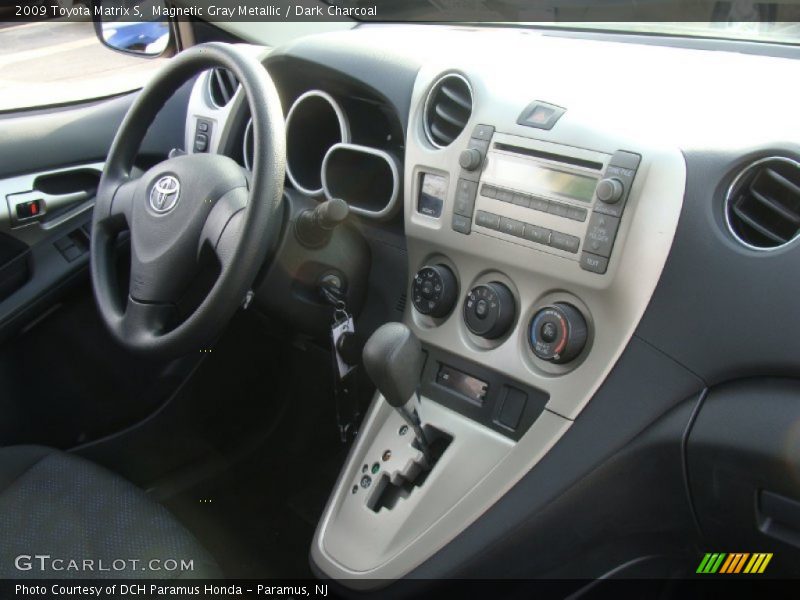 Magnetic Gray Metallic / Dark Charcoal 2009 Toyota Matrix S
